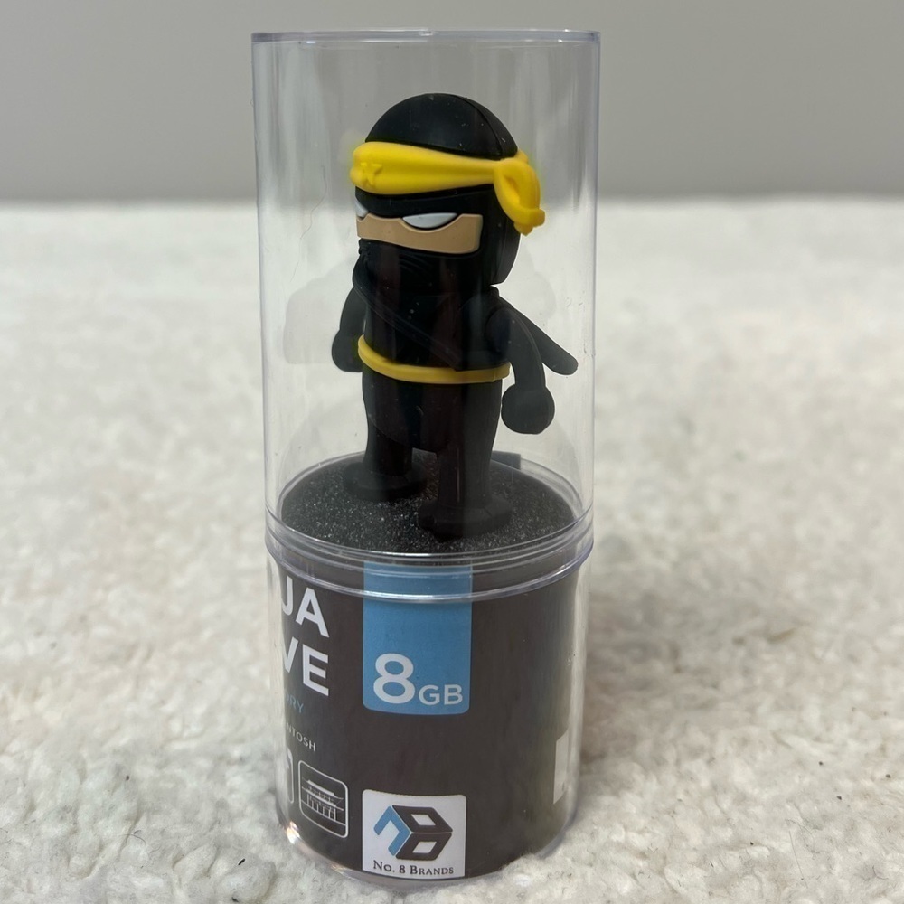 No 8 Brands Gizmos Ninja USB 8GB - Picture 3 of 5